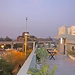 Back Stayz Delhi