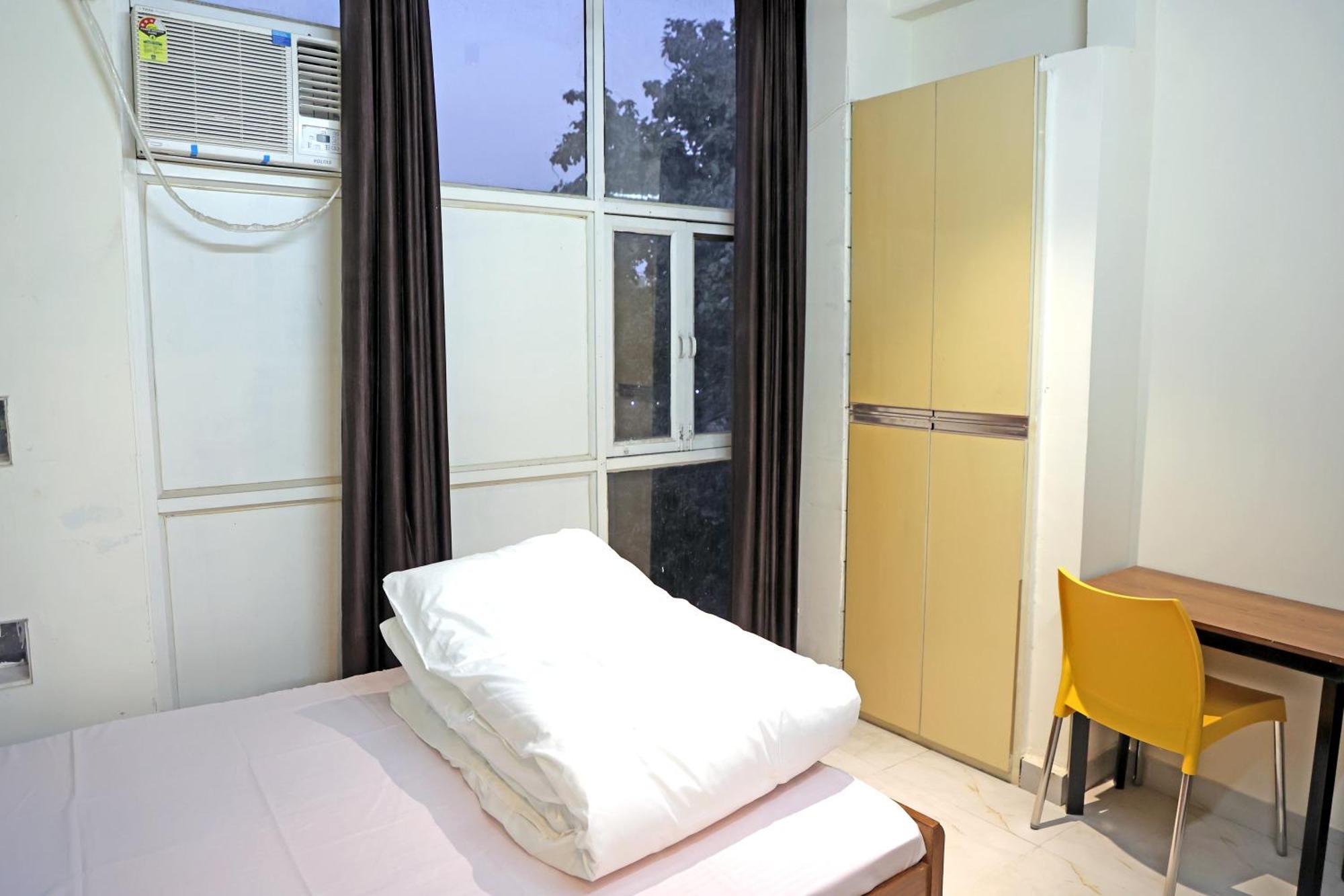 Back Stayz Delhi *