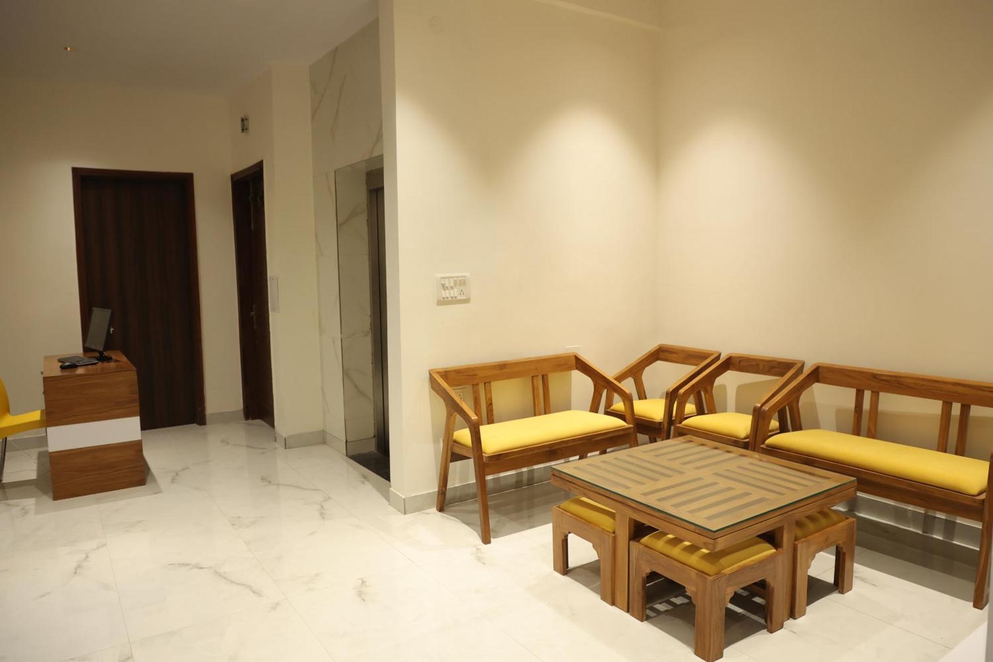 Back Stayz Delhi Hostel