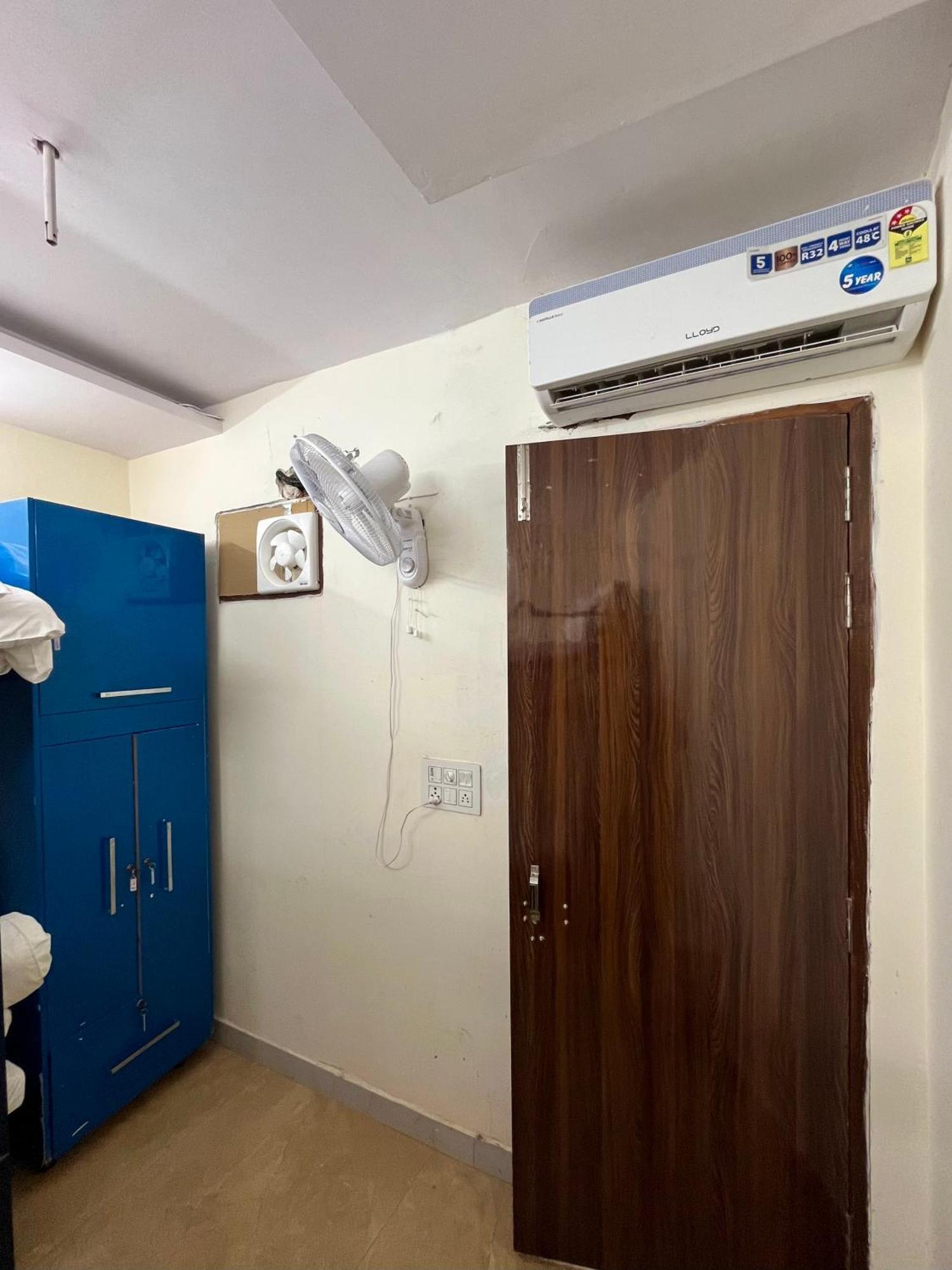 Back Stayz Delhi * New Delhi